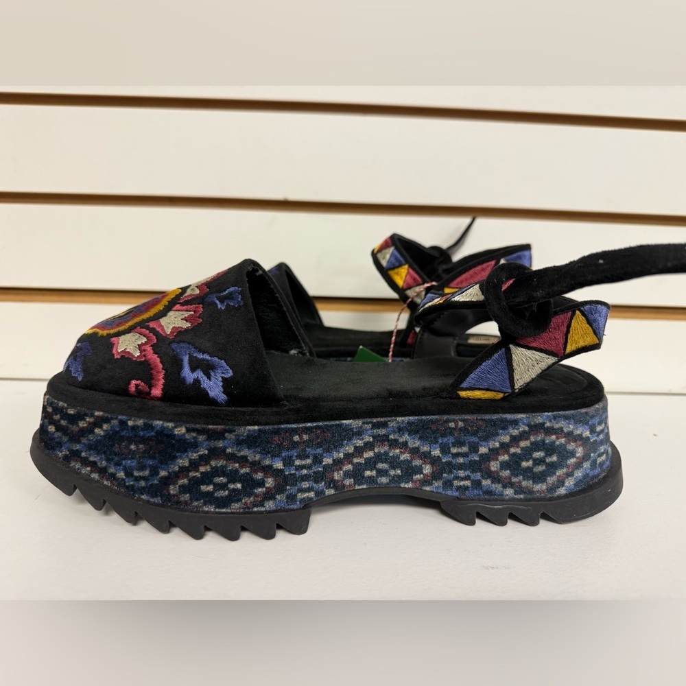 FARM Rio Black Suede Platform Sandals with Multicolor Embroidery - Picture 5 of 11
